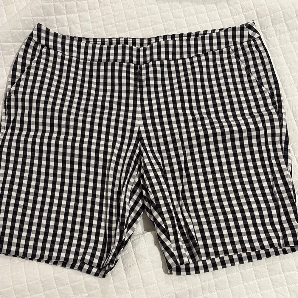 Time &Tru XL Black and White Checkered Women's Bermuda Shorts, Pull on w/pockets